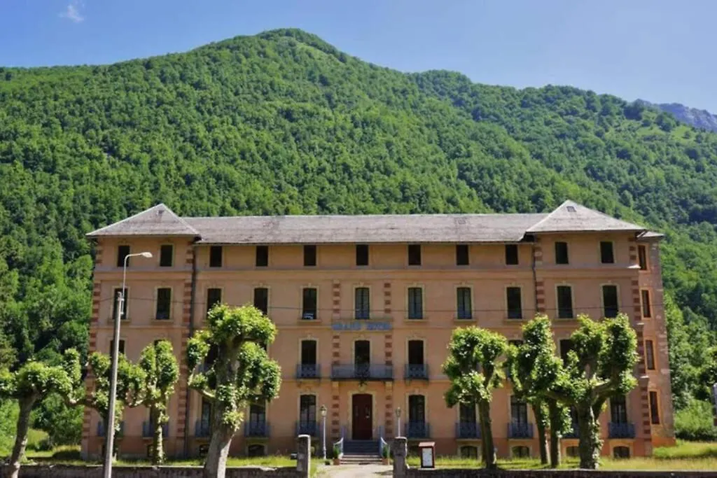 Nouveau ! Magnifique T2 Face Aux Thermes Aulus-les-Bains 0*,  Frankrike